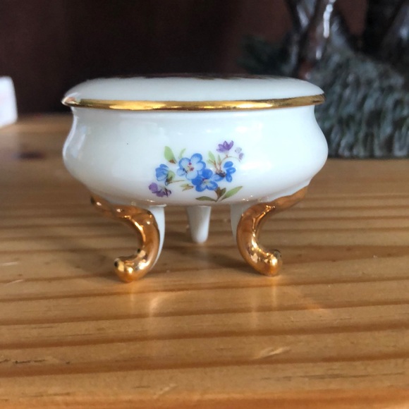 Vintage Limoges Castle France trinket box - Picture 2 of 5